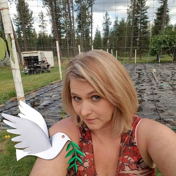 Meet your Posher, Debbie - Picture 1 of 1